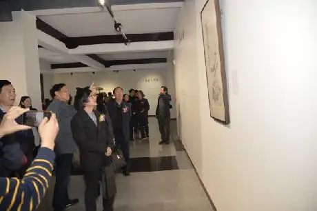 参观画展06